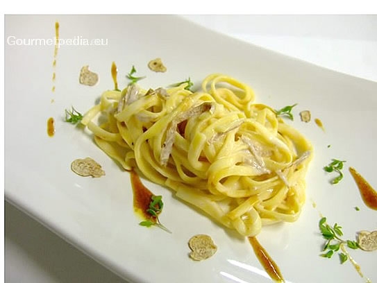 Taglierini con salsa al tartufo bianco