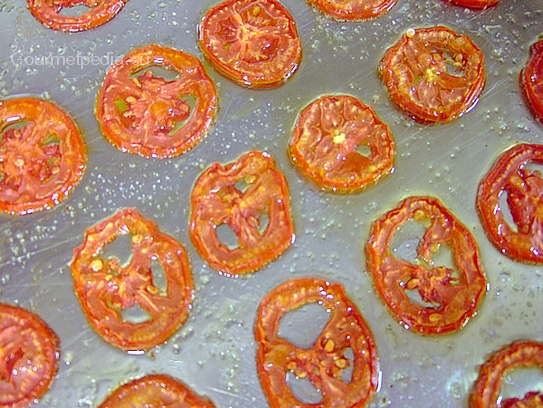 Die getrockneten Tomaten auskühlen lassen