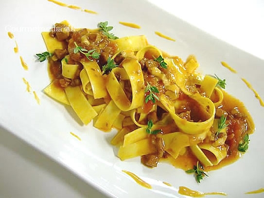 Pappardelle al ragù di coniglio e timo