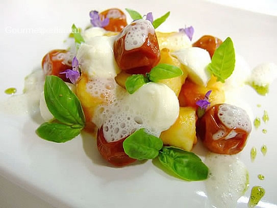 Gnocchi de pommes de terre au mozzarelline et aux tomates cerises