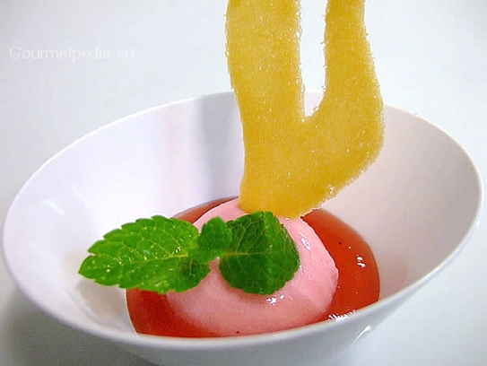 Redcurrant sherbet on champagne jelly