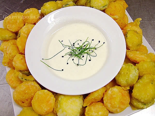 Frittiertes Gemüse mit Knoblauchsauce