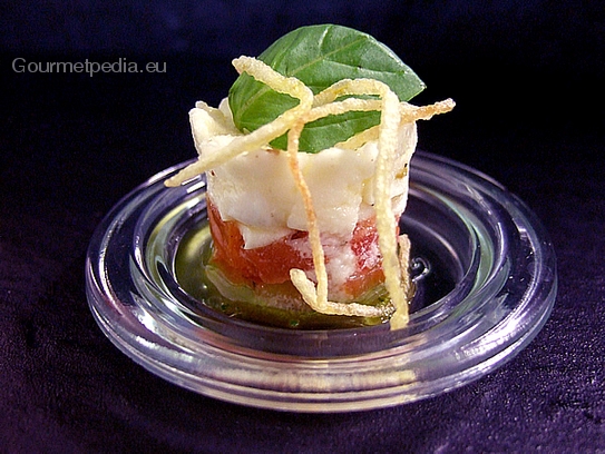 Tartara di mozzarella, pomodoro e basilico