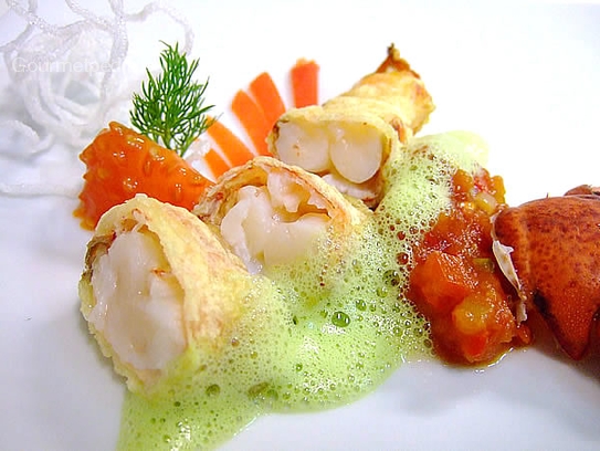 Lobster medaillons in tempura on tomato- chili ragout with basil foam