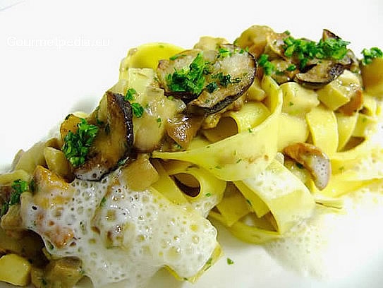 Pappardelle con porcini freschi alla panna