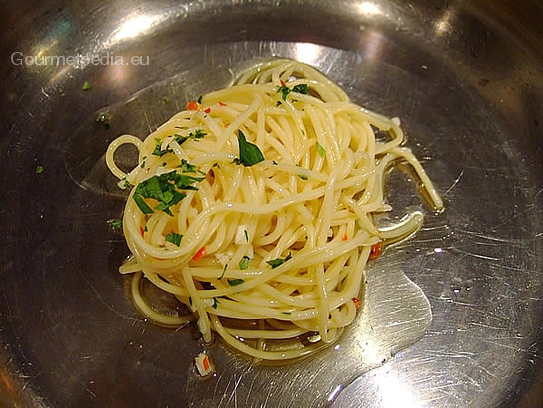 Spaghetti aglio, olio e peperoncino