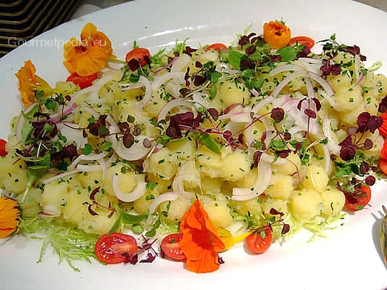 Ensalada de patatas con berros