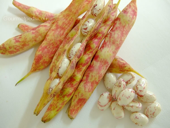 White Borlotti beans