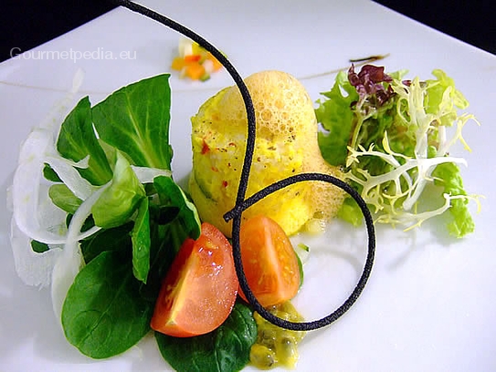 Royale rice timbale with curry-lemongras foam on marinated salads