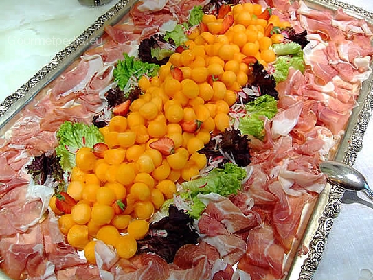 Prosciutto crudo con perle di melone