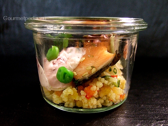 Filetto di trota salmonata su couscous alle verdure