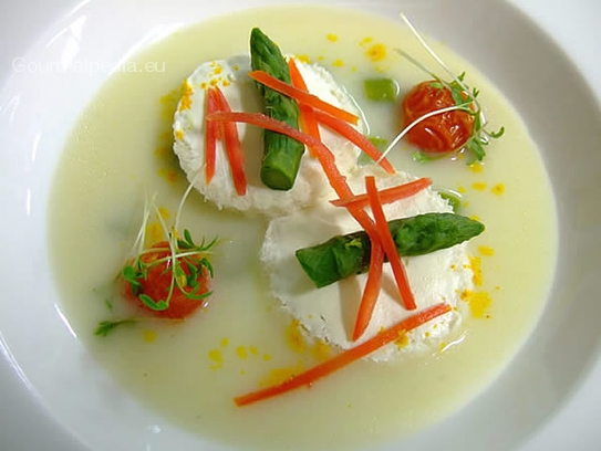 Cream of asparagus soup with fresh cheese toast
