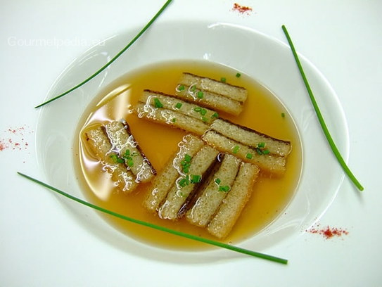 Caldo de vaca con costrones de bazo