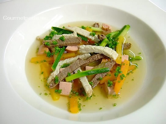 Consommé with vegetables and meat