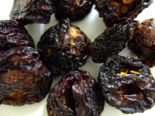 Dried cherries