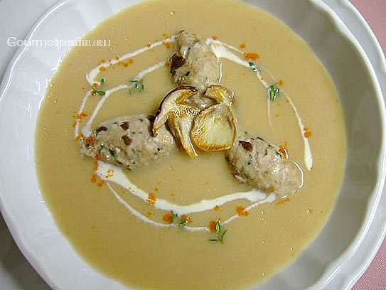 Cream of yellow boletus with quenelles