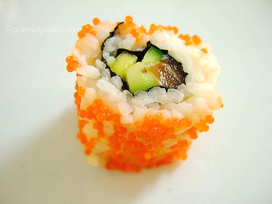 Ura-Maki mit Thunfisch und Avocado