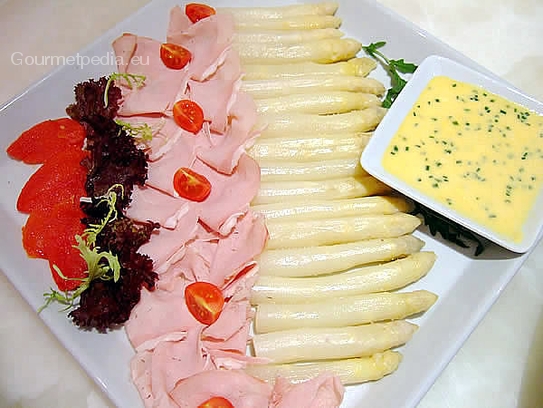 Asperges blanches au jambon à la sauce gribiche