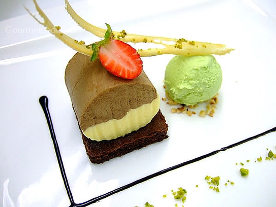 Zarzuela de mandarina, pistacho y chocolate