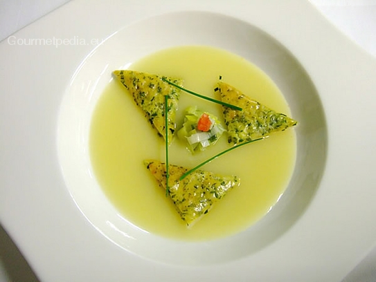 Velouté de poireaux aux croûtons à la ciboulette