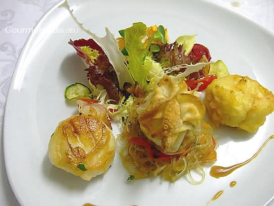 Variation de coquilles Saint-Jacques avec salades marinées