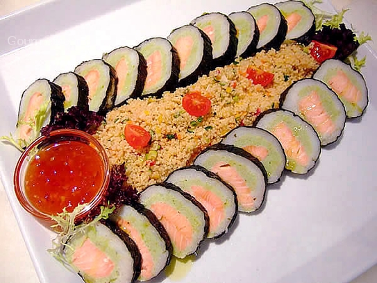 Paupiette de saumon et cabillaud en nori avec couscous aux légumes